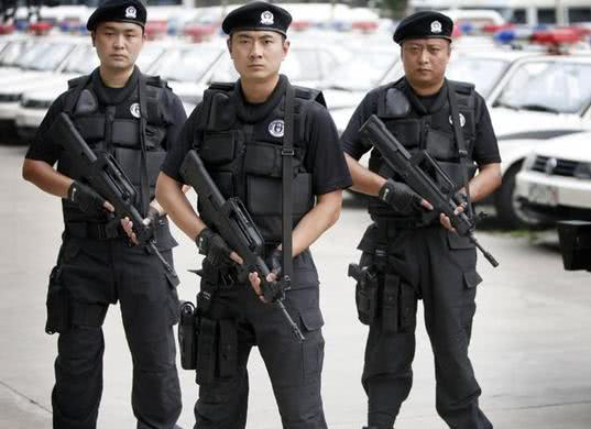 防彈衣真能防止子彈嗎？特警告訴你真實(shí)體會(huì)，很是后怕！